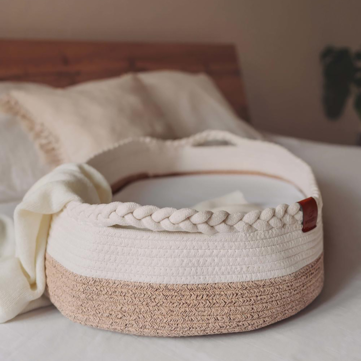 Verschoonmand Wit-Bruin - Mozesmand met gratis luiermandje 3 Verschoonmand Wit-Bruin - Mozesmand met gratis luiermandje - Afbeelding 3